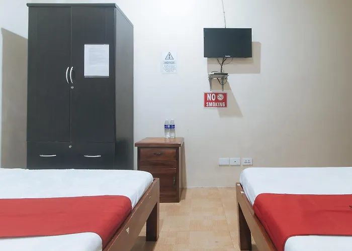 Reddoorz Near Talisay District Hospital Hotel