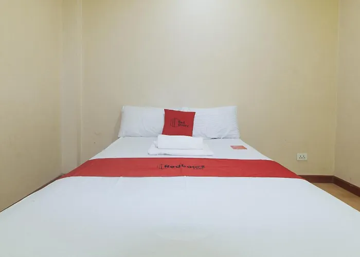 Reddoorz Near Talisay District Hospital Hotel 2*