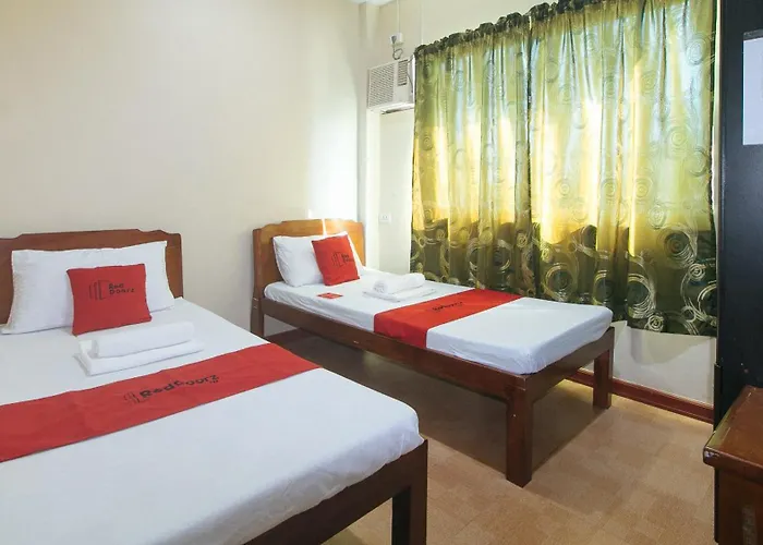 Reddoorz Near Talisay District Hospital Hotel 2*