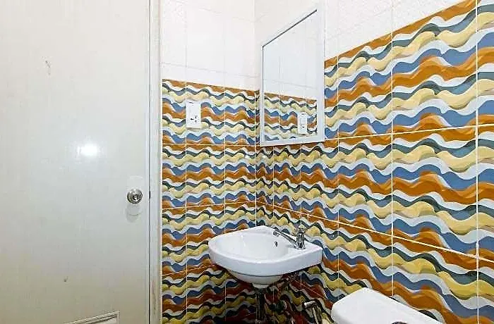 Reddoorz Near Talisay District Hospital 2*