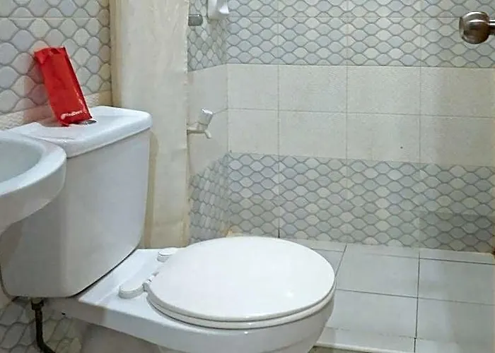 Reddoorz Near Talisay District Hospital Hotel 2*